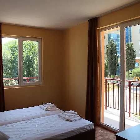 Sapphire Hotel *